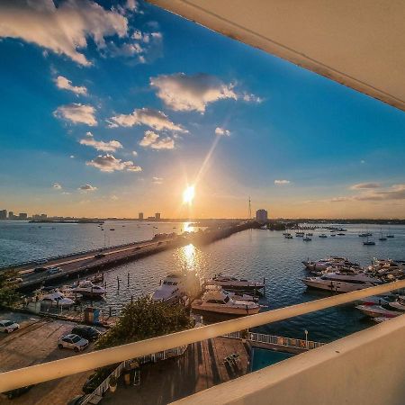 Bayfront Apartment Breathtaking Views- One Bedroom W Balcony- Living Room -Free Parking Miami Beach Zewnętrze zdjęcie