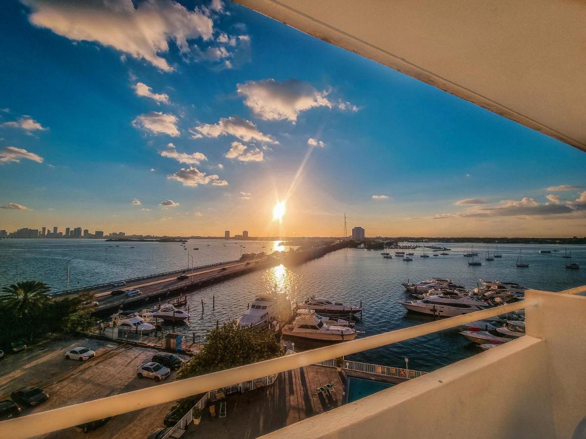 Bayfront Apartment Breathtaking Views- One Bedroom W Balcony- Living Room -Free Parking Miami Beach Zewnętrze zdjęcie