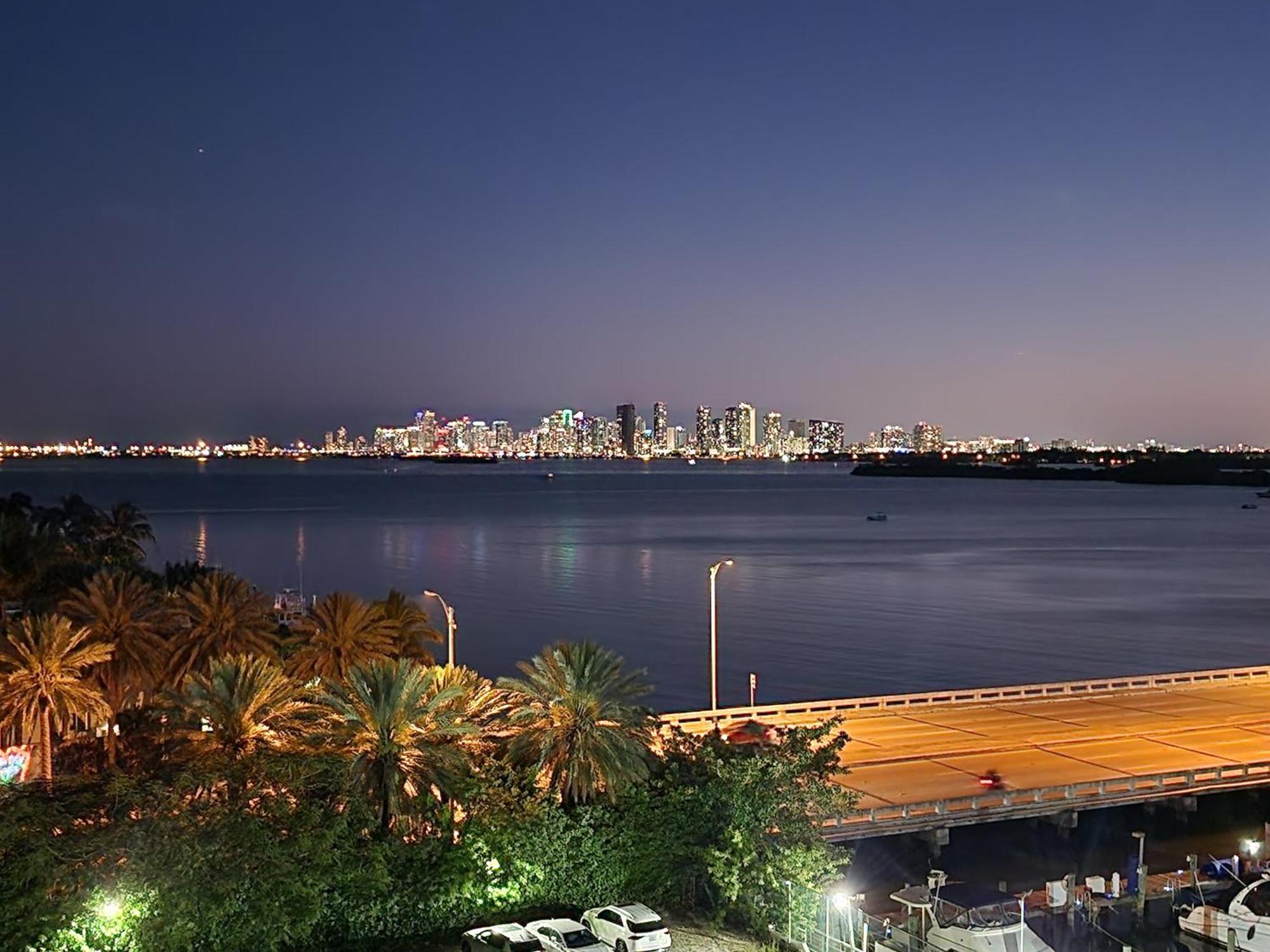 Bayfront Apartment Breathtaking Views- One Bedroom W Balcony- Living Room -Free Parking Miami Beach Zewnętrze zdjęcie