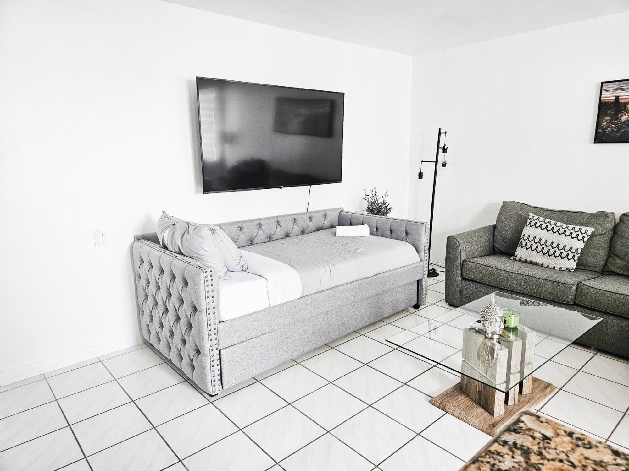 Bayfront Apartment Breathtaking Views- One Bedroom W Balcony- Living Room -Free Parking Miami Beach Zewnętrze zdjęcie