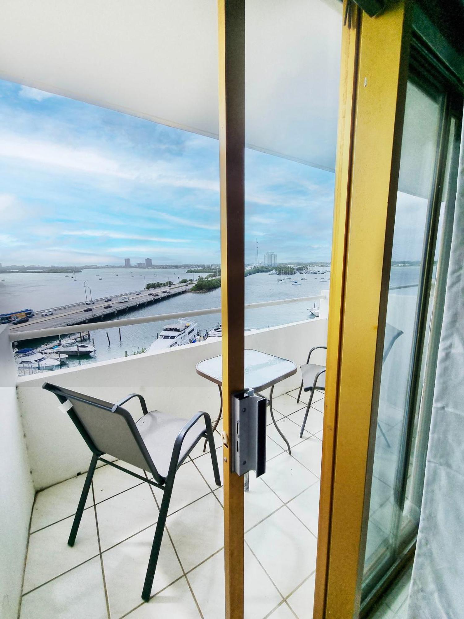 Bayfront Apartment Breathtaking Views- One Bedroom W Balcony- Living Room -Free Parking Miami Beach Zewnętrze zdjęcie